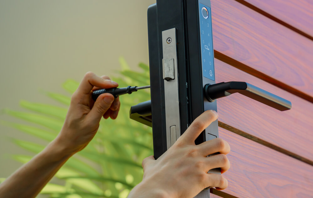 Tutorial Pasang Smart Doorlock Rabit Lengkap + Tips Instalasi Anti Gagal 6 tutorial-pasang-smart-door-lock-rabit